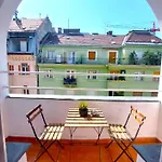 Black Sheep Smart Hostel *